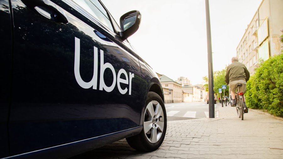 Véhicule de Chauffeur privé vtc Tournan en brie disponible 24/24 Uber la seule option au Taxi